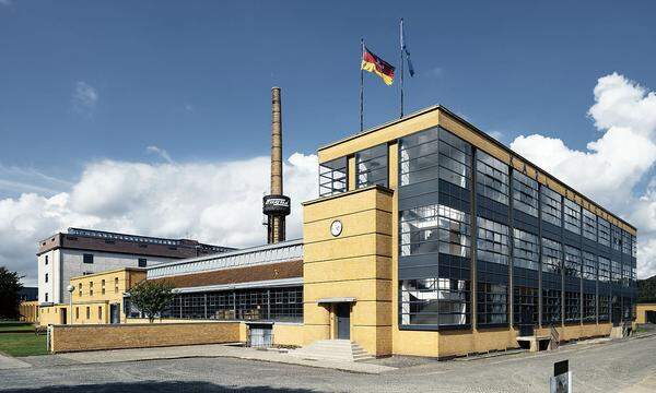 Das Fagus-Werk wurde im Jahr 2011 vom UNESCO-Welterbekomitee in die Weltkulturerbeliste aufgenommen und zählt zu den aktuell 42 Welterbestätten in Deutschland. Das 1911 erbaute Werk in Alfeld-Hannover ist das Erstlingswerk des Architekten und Bauhausgründers Walter Gropius.