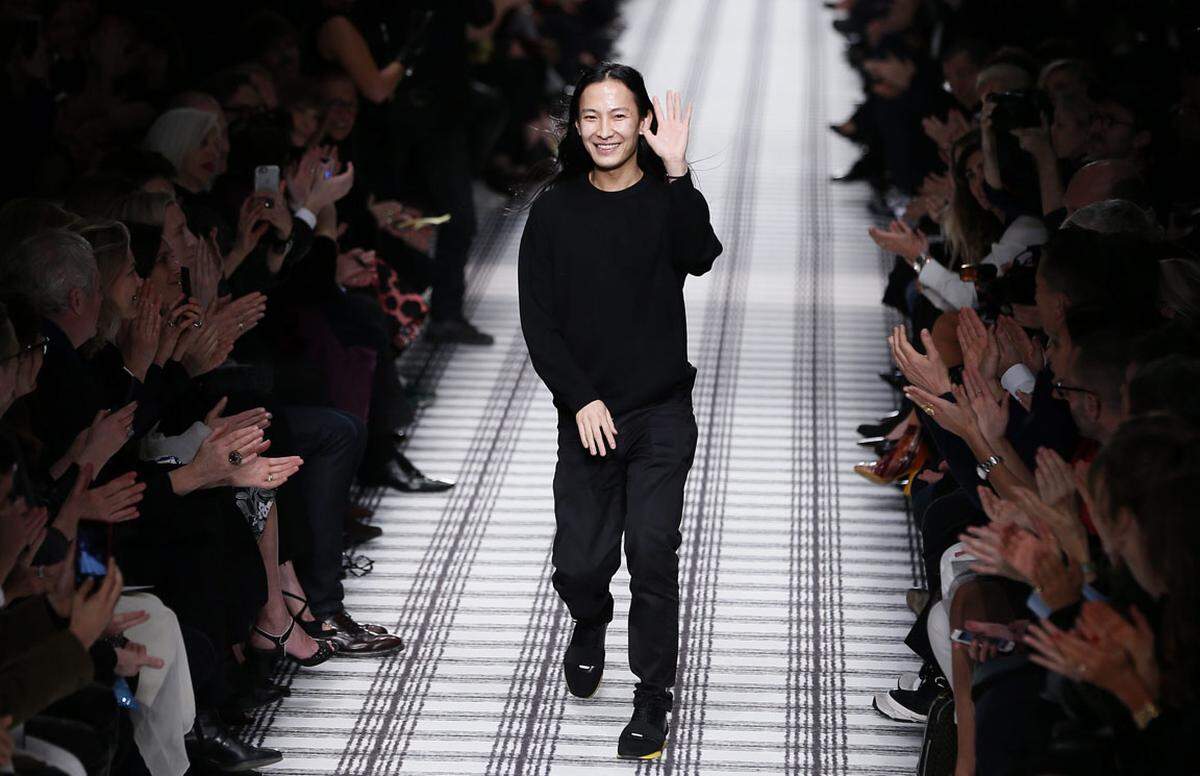 Model Karlie Kloss bezeichnet Designer Alexander Wang als "coolstes Kind in der Mode". Schon in jungen Jahren hat er die Aufmerksamkeit von Modeveteranen auf sich gezogen, nun ist seine Mode allgegenwärtig.