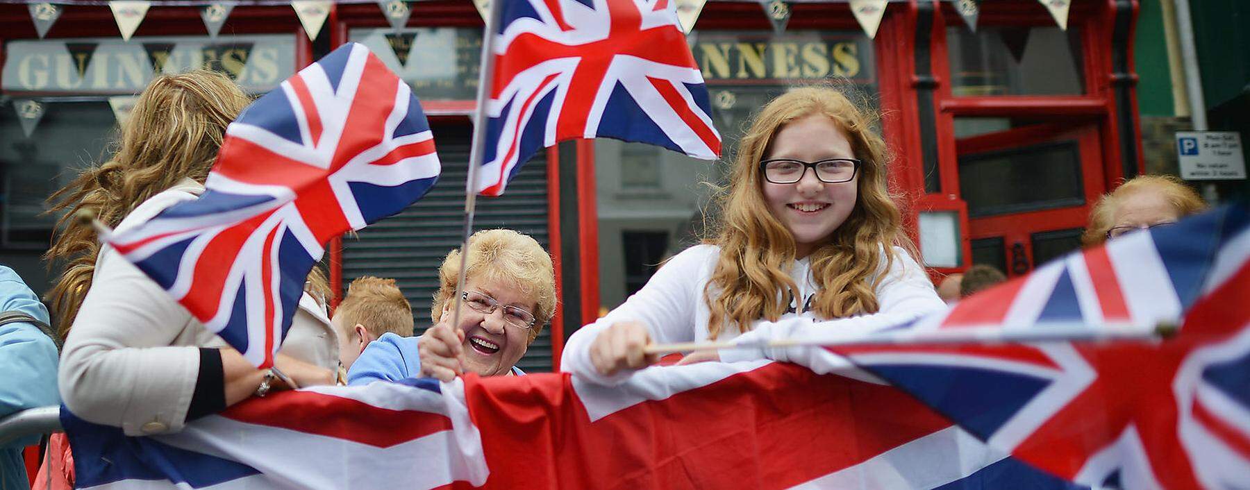 Queen Elizabeth II And Prince Philip, Duke Of Edinburgh Visit Northern Ireland - Day 1