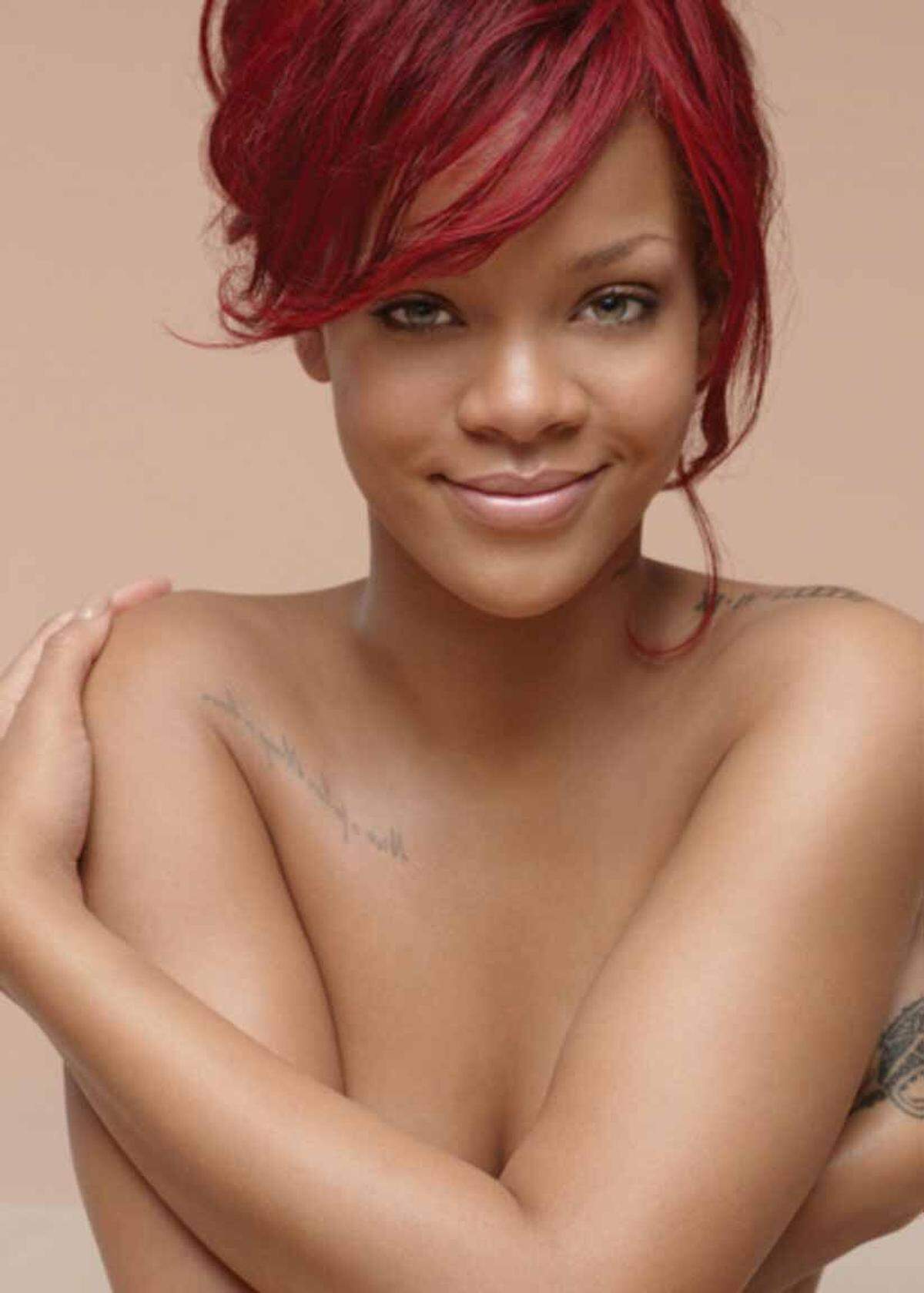 Rihanna verlor ihren Werbedeal mit Nivea, weil sie sich zu provokant kleidete. Als hinausgeschmissenes Geld bezeichnete der neue Beiersdorf-Chef Stefan Heidenreich die Kampagne bei einer Bilanzpressekonferenz 2012. "Ich kann nicht verstehen, wie man Rihanna mit dem Markenkern verbunden hat."