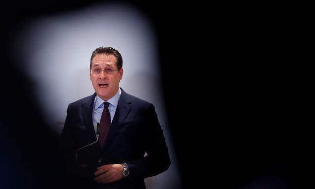 Austria´s Vice Chancellor Strache addresses the media in Vienna