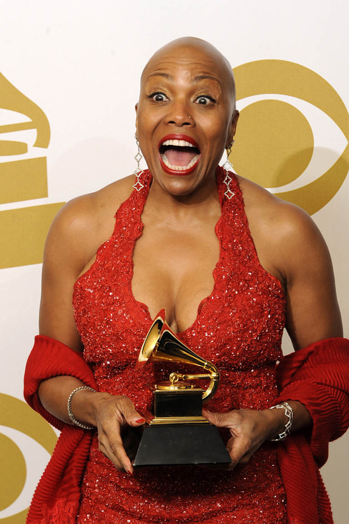 Jazz-Sängerin Dee Dee Bridgewater wurde für das Beste Jazz-Album mit Gesang ausgezeichnet ("Eleanora Fagan (1915-1959): To Billie With Love From Dee Dee").