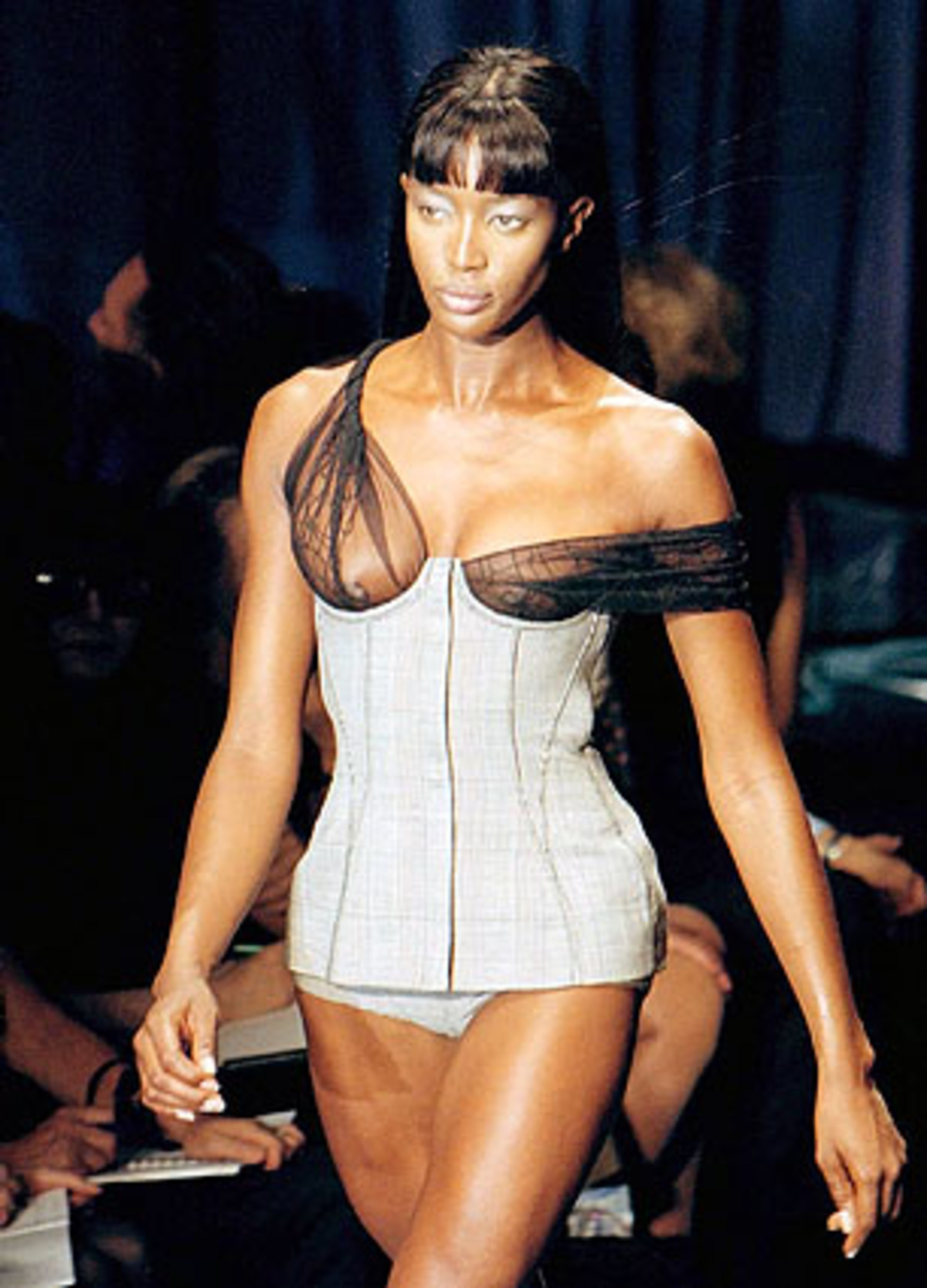 Sie schmeißt die Schule mit 14 Jahren, Berufsausbildung macht sie auch keine.