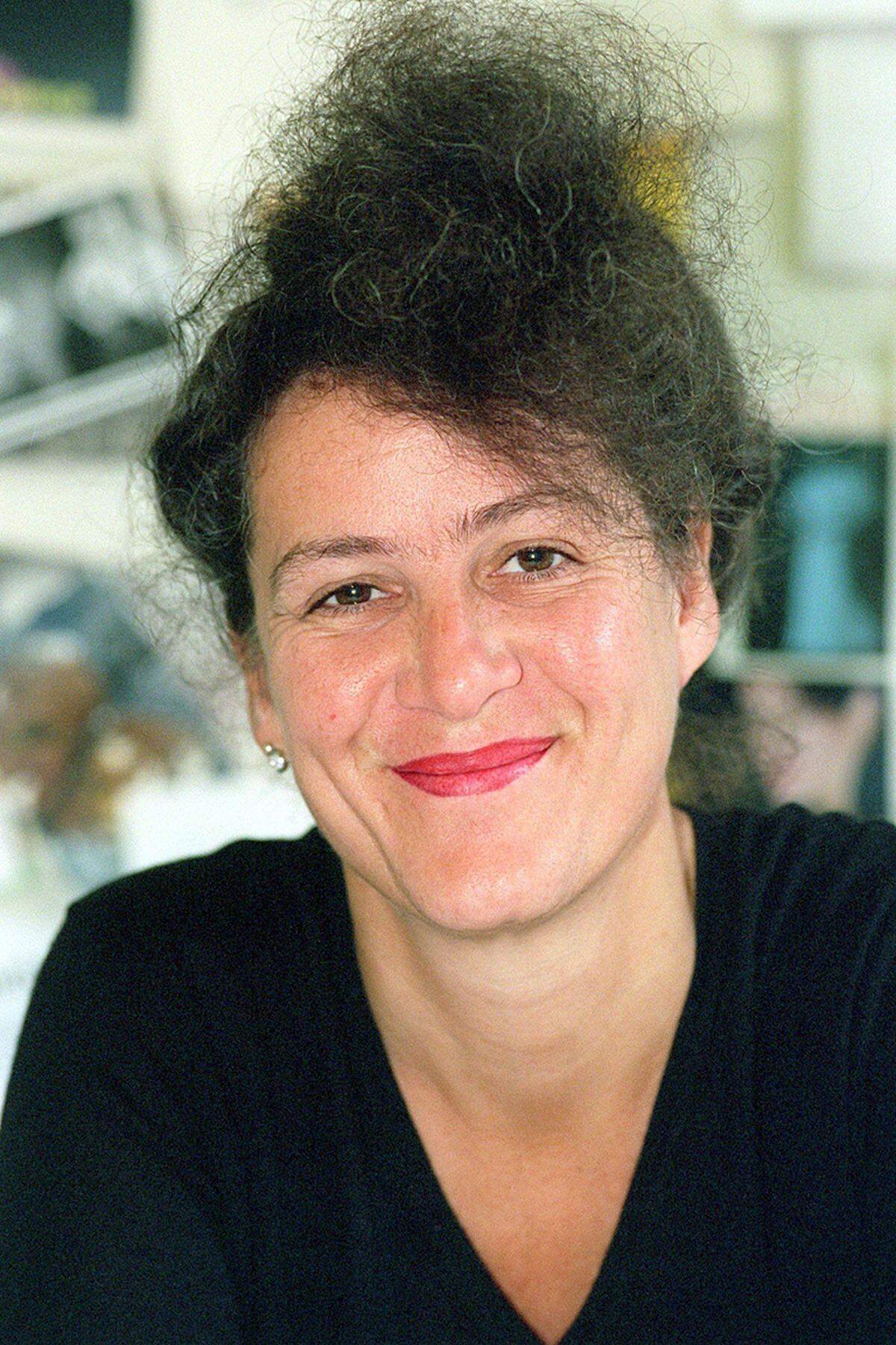 Die gebürtige Wienerin Elisabeth Schweeger war 2001 bis 2009 Intendantin des Frankfurter Schauspielhauses. Seit 2009 ist sie Intendantin der Kunstfestspiele Herrenhausen, Hannover.
