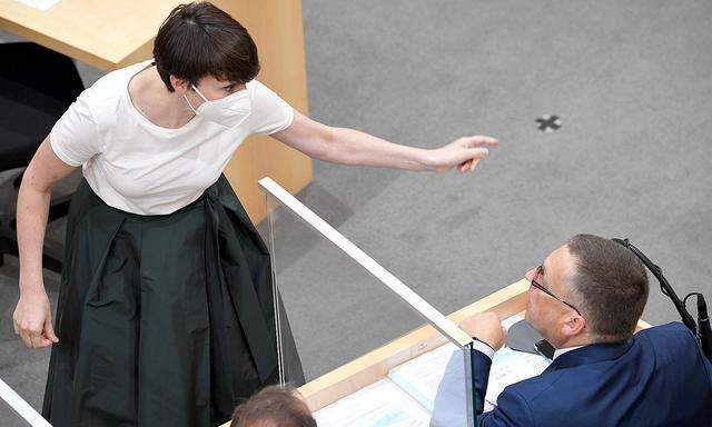 Die Grüne Klubobfrau Sigrid Maurer hatte die vergangenen Tage wohl heftige Diskussionen mit ihrem ÖVP-Gegenüber August Wöginger. 