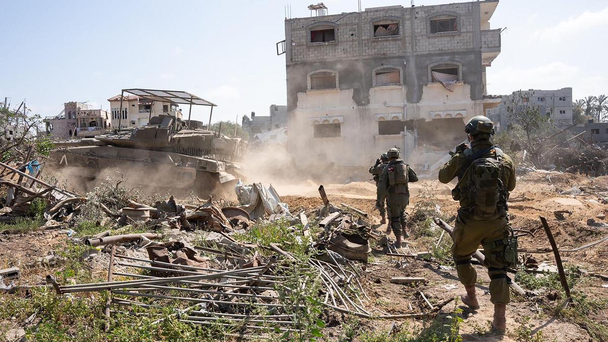 Dieses von der israelischen Armee am 18. April 2024 veröffentlichte Bild zeigt israelische Soldaten im Gazastreifen.