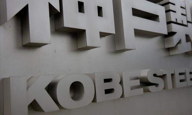 FILE PHOTO: The logo of Kobe Steel Kobelco is seen at the company headquarters in Kobe