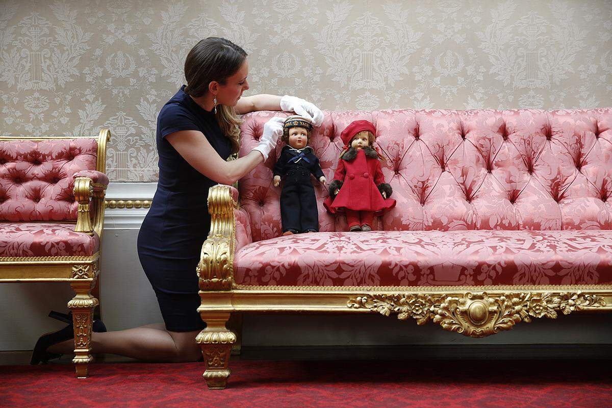 Kuratorin Anna Reynolds präsentiert eine Sammlung aus der Kinderstube der Royals.