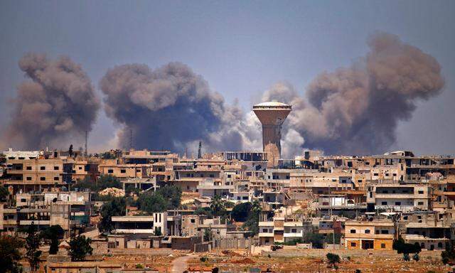 Rauchwolken über Daraa.