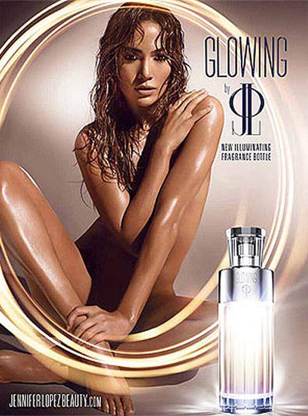 Auf eine ähnliche Pose wie Jennifer Aniston setzt auch Jennifer Lopez für ihre Parfumwerbung.