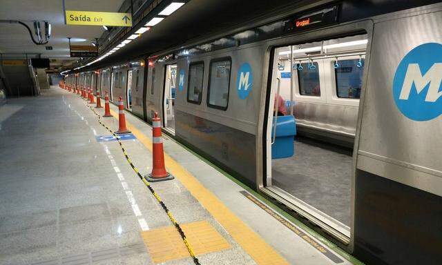 Ein Zug der Metro Rio