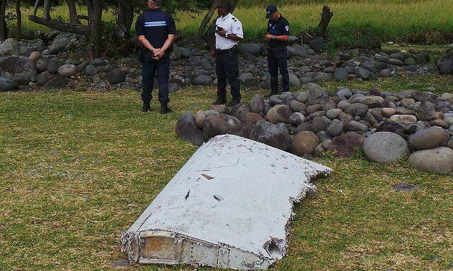 Nach einem Flügelteil wurden weitere Wrackteile eines Flugzeugs auf La Reunion gefunden.