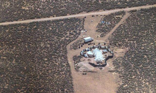 Eine Luftaufnahme des Fundorts der Kinder in der Einöde New Mexicos.