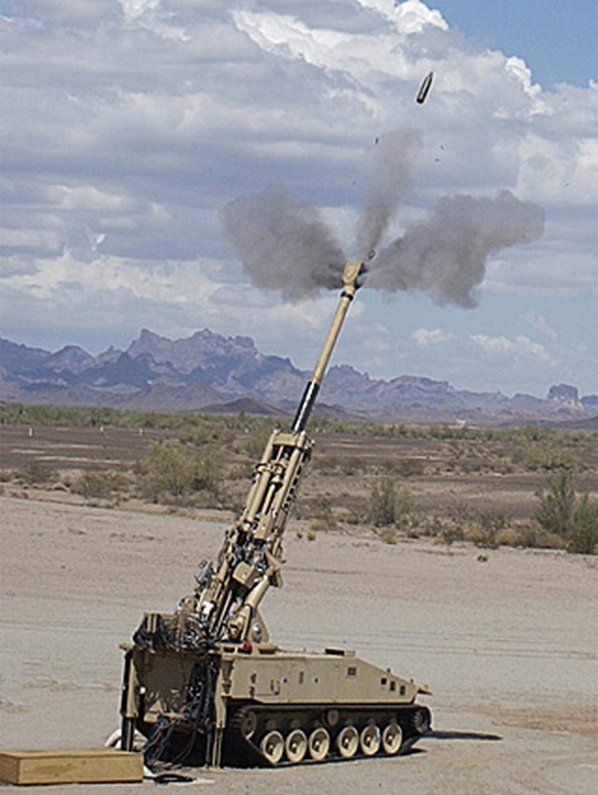 Auch die Einführung der "Non-Line-of-Sight Cannon" (NLOS-C), einem Aushängeschild der "Future Combat Systems" der US-Armee steht auf der Kippe.