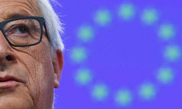 European Commission President Jean-Claude Juncker gives a news conference at the European Commission headquarters in Brussels