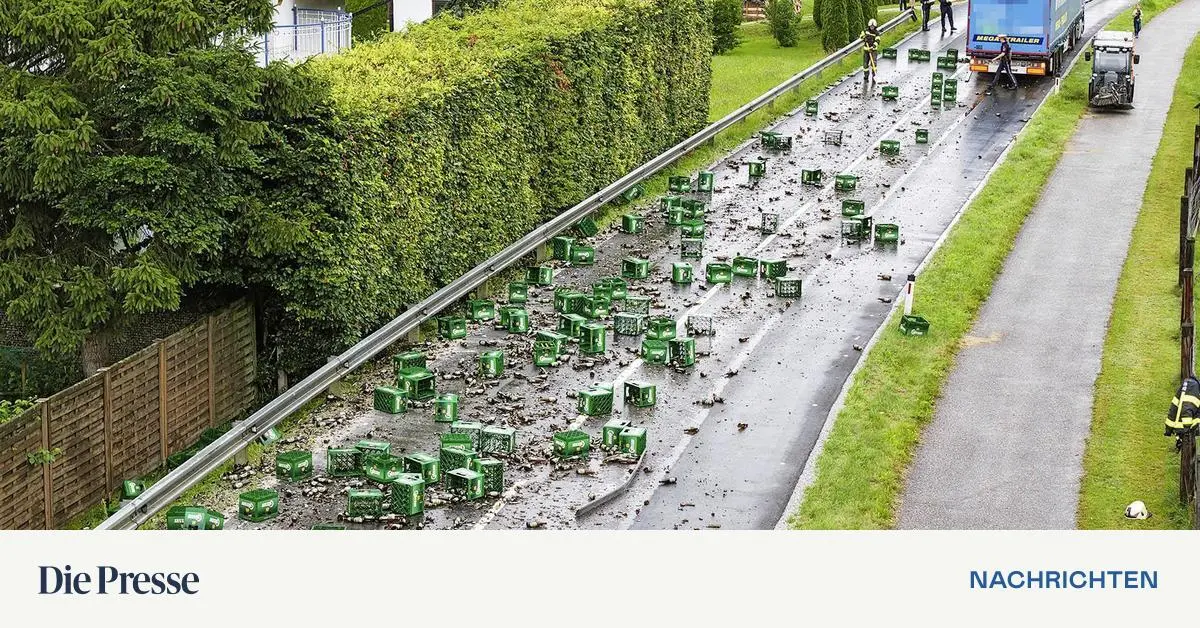 Lkw-verliert-in-Ober-sterreich-dutzende-Bierkisten