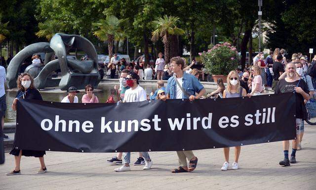 WIEN: SCHWEIGEMARSCH 2020 F�R EIN SOLIDARISCHES, DR�HNENDES SCHWEIGEN ´OHNE KUNST WIRD´S STILL´