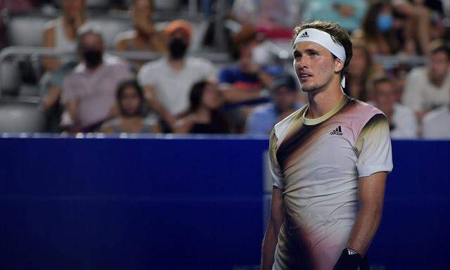 (220222) -- ACAPULCO, Feb. 22, 2022 -- Alexander Zverev of Germany reacts during men s singles first round match agains