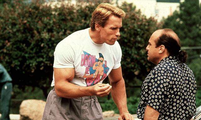 Danny DeVito und Arnold Schwarzenegger in den 80er Jahren.