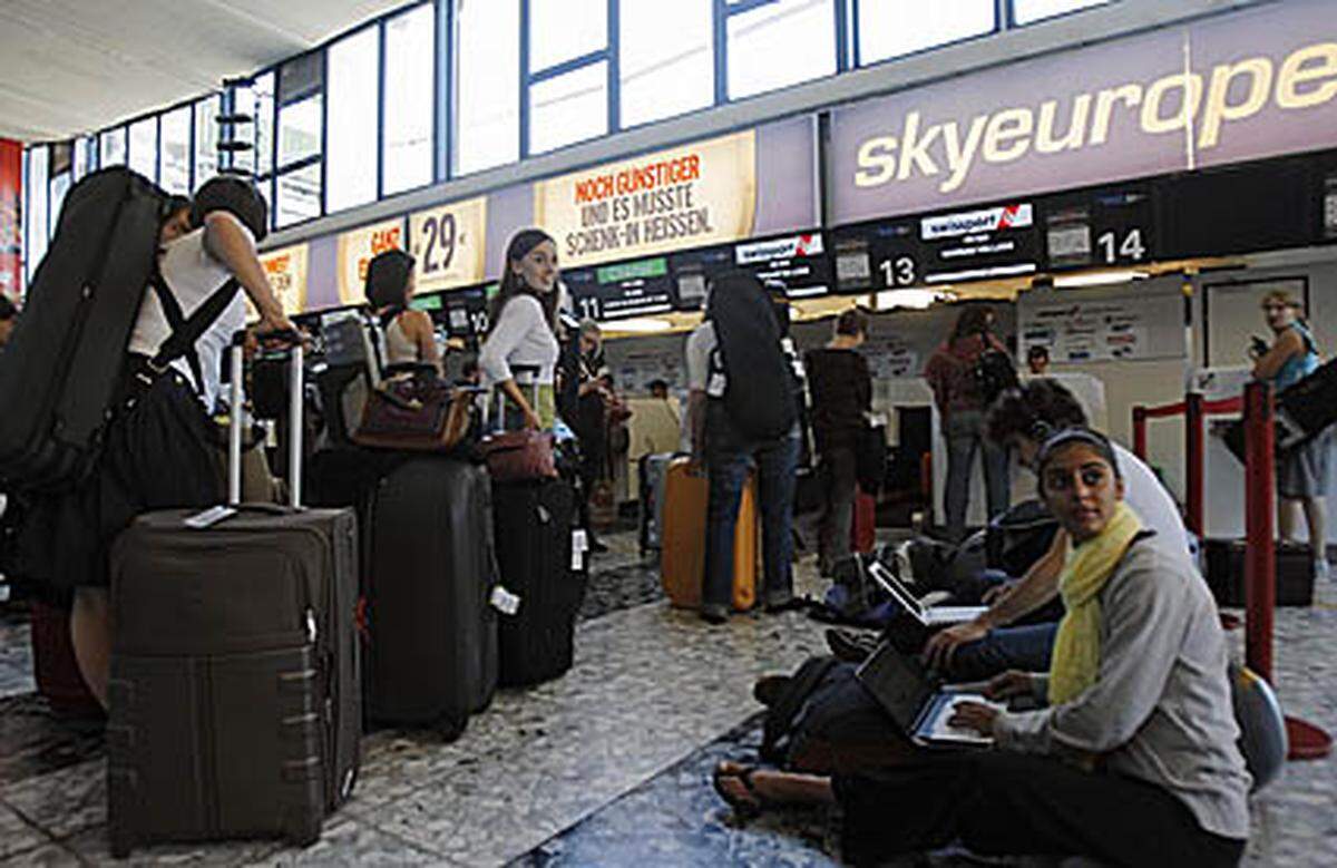 Die SkyEurope hat ja bereits den Vogel abgeschossen. Bloomberg hat eine Liste veröffentlicht, wie es um die Liquidität von Airlines steht.