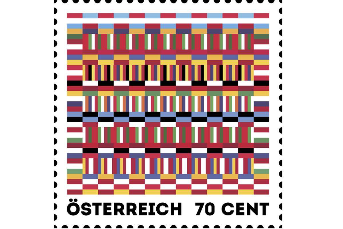 ENTWURF Nr. 9: Flaggengeflecht GESTALTER: Fabienne Feltus, WienBei dieser Briefmarke bilden die Farben der europäischen Flaggen ein zusammengewachsenes Geflecht. Gemeinsam schaffen sie einen großen Teppich und es ist nicht mehr eindeutig herauszulesen, ob das Rot zur österreichischen Flagge oder zur litauischen gehört.