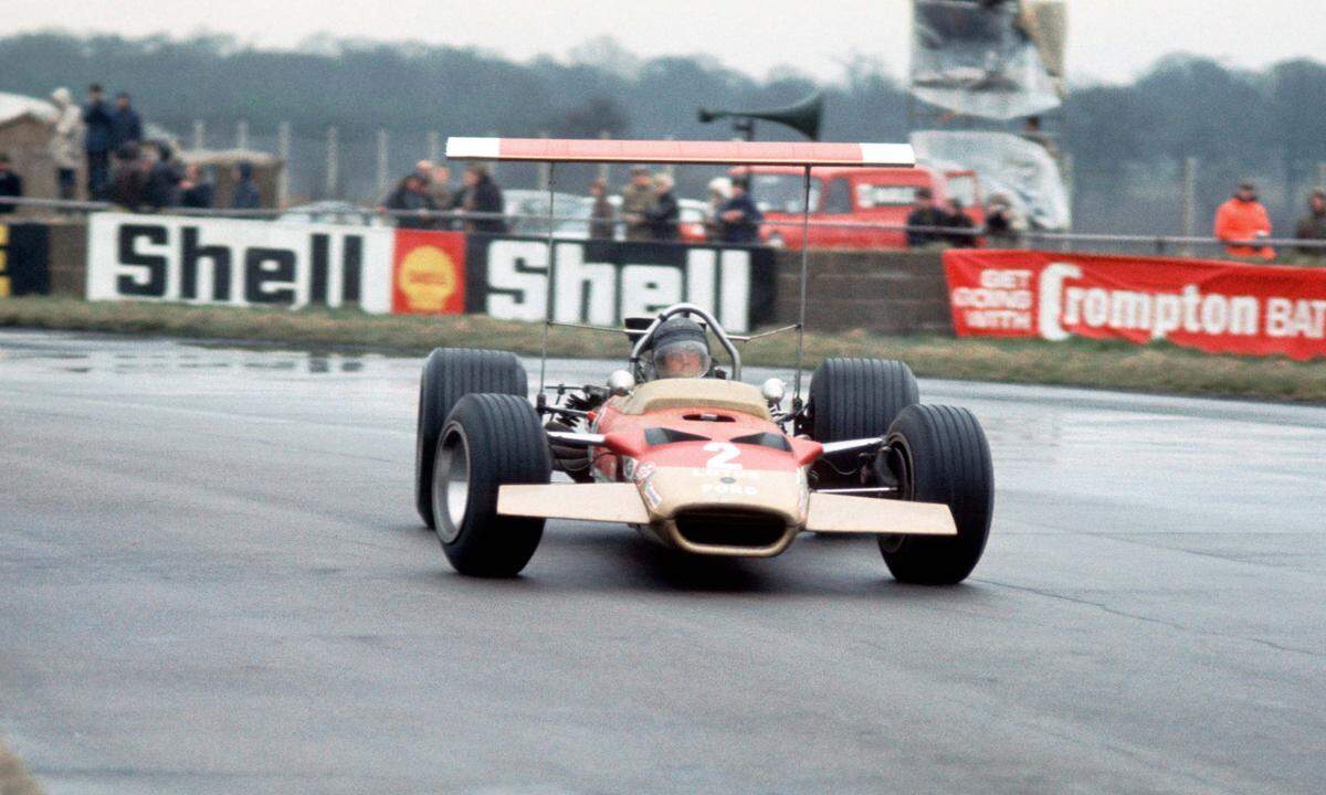 Weil’s gar so schön war: Spürbar flott mit Heckflügel im Lotus 1969.