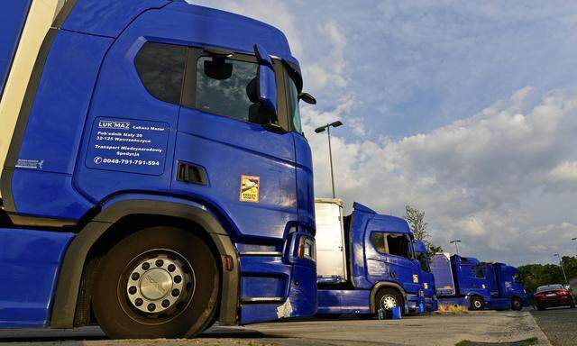 Seit mehr als zwei Monaten streiken osteuropäischer LKW-Fahrer auf der Rastanlage im südhessischen Gräfenhausen.