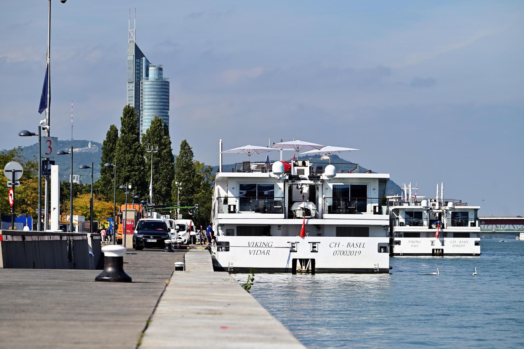 Niedrigwasser auf der Donau: Kreuzfahrtschiffe sitzen in Ungarn fest
