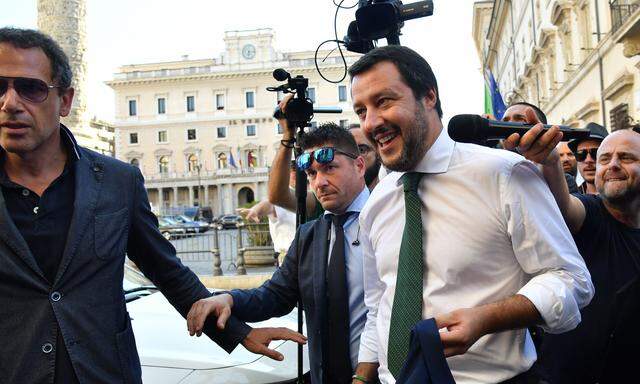 Zur Angelobung trug Matteo Salvini sein feinstes Tuch.