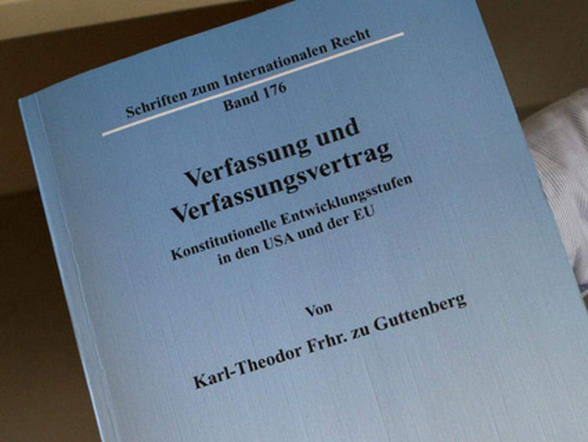 Die Universität Bayreuth prüft Vorwürfe, wonach der deutsche Verteidigungsminister Karl-Theodor zu Guttenberg weite Teile seine Doktorarbeit abgeschrieben hat. Es folgen einige Inhalte aus den "Regeln zum Umgang mit wissenschaftlichem Fehlverhalten" an der Hochschule in Oberfranken.