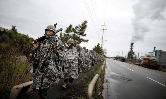 Archivbild südkoreanischer Soldaten bei einer gemeinsamen Übung mit den USA in Pohang.