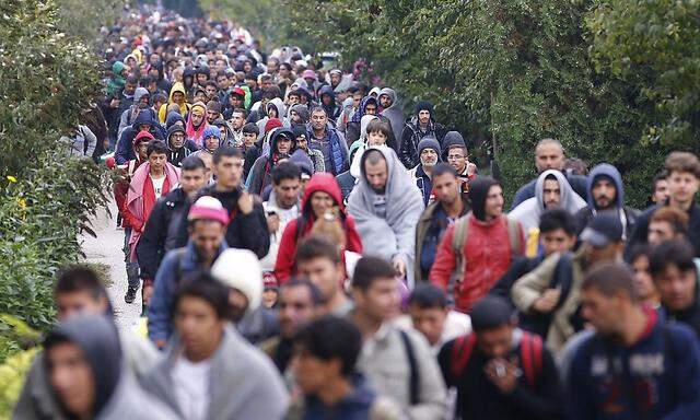 Umfrage: 80 Prozent macht Flüchtlingsstrom Sorgen 