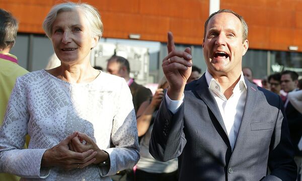 WAHLKAMPFAUFTAKT NEOS: GRISS / STROLZ / MLINAR
