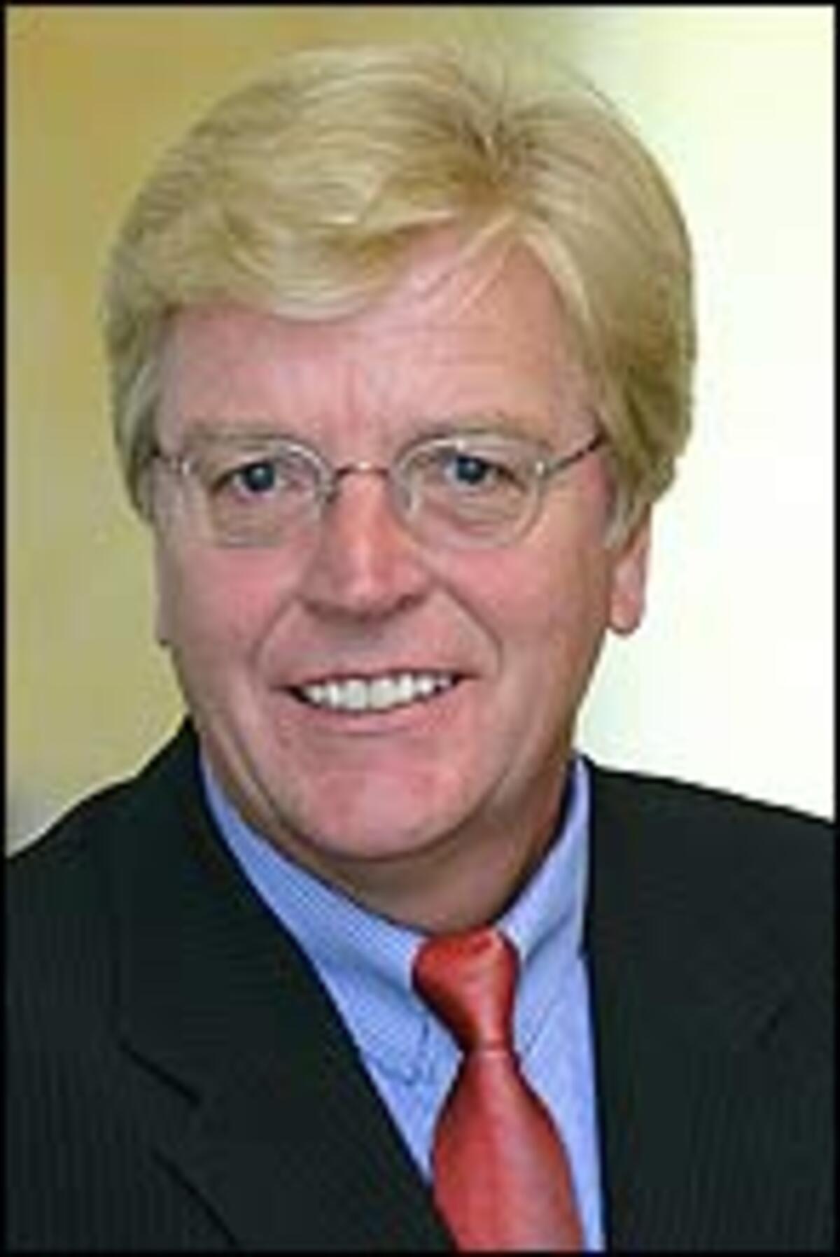 Dr. Wilfried Haensel wurde zum neuen Executive Director des europäischen Kunststoffhersteller-Verbands PlasticsEurope ernannt. Er übernimmt die Position per 1. Januar 2007 von Nancy Russotto, die nach 16-jähriger Tätigkeit als Direktorin des Verbands (der Mitte 2004 von APME zu PlasticsEurope umfirmierte) in den Ruhestand tritt.