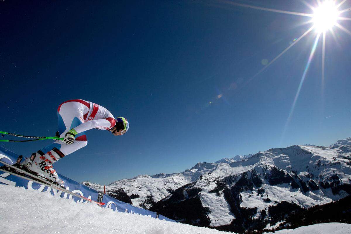 Ein Einsteiger, der von sich Reden macht: Neu in den Top 10 ist Saalbach Hinterglemm Leogang Fieberbrunn in Salzburg. Seit dem Zusammenschluss mit Fieberbrunn punktet der Skicircus mit noch mehr Vielfalt: In Leogang fühlen sich Familien besonders wohl, Saalbach und Hinterglemm sind vor allem bei sportlichen Fahrern beliebt und Fieberbrunn genießt bei Freeridern mittlerweile Weltruhm. „Der Skicircus erweist sich in allen Kategorien als Topskigebiet.“, analysiert Florian Weis, Testleiter von skigebiete-test.de. Macht Rang 3 im aktuellen Ranking für 2016/17