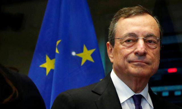 Mario Draghi seine jahrelange Strategie der lockeren Geldpolitik fort. 
