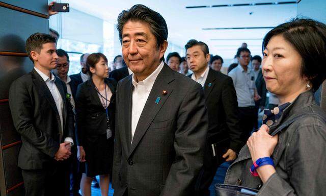 Japans Premier Shinzō Abe hat anhaltendes Wachstum versprochen.