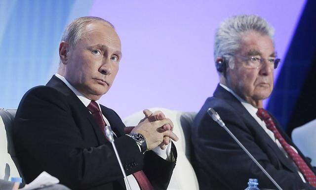 SOCHI RUSSIA OCTOBER 27 2016 Russia s President Vladimir Putin L and Austria s former Preside