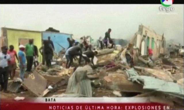 Die vier Explosionen hatten sich am Sonntag in der Stadt Bata auf dem Militärstützpunkt Nkoa Ntoma ereignet.