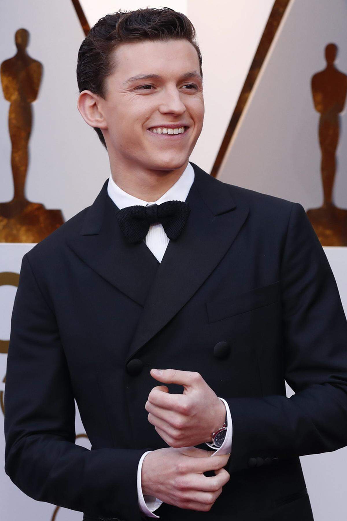 Tom Holland schmückte, wie viele seiner männlichen Kollegen, lieber sein Handgelenk. Eine Piaget "Altiplano Skeleton" aus 18-Karat Weißgold sollte es für den 21-jährigen Briten sein.