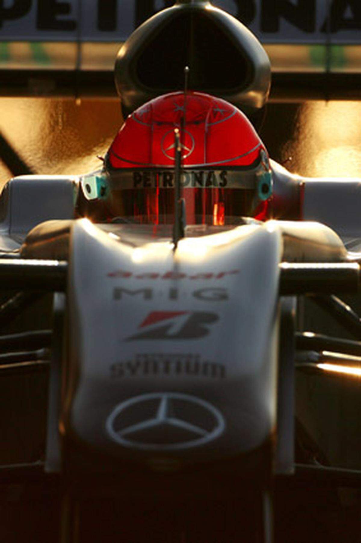 "Ich bin keine Legende. Ich bin einfach einer, der etwas gut kann, was er genießt." So hatte Michael Schumacher sich und seine sportlichen Triumphe einst beschrieben. Ende 2012 stieg er endgültig aus dem Cockpit. 