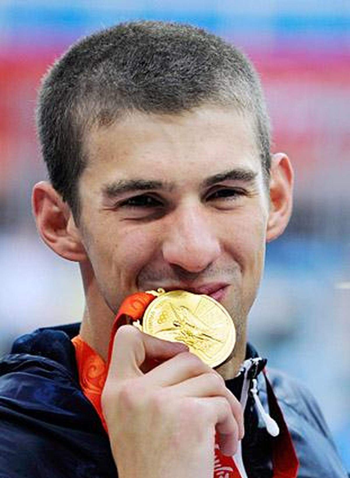 Bei den Olympischen Spielen in Peking entdeckte Phelps eine weitere ergiebige Goldader: Über 400 m Lagen holte er sein siebtes Olympiagold - in der neuen Weltrekordzeit von 4:03,84 Minuten.