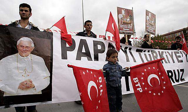 Demo anlässlich des Papstbesuches in der Türkei