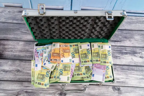 Short-term advantages through prohibited money flows can have long-term consequences.