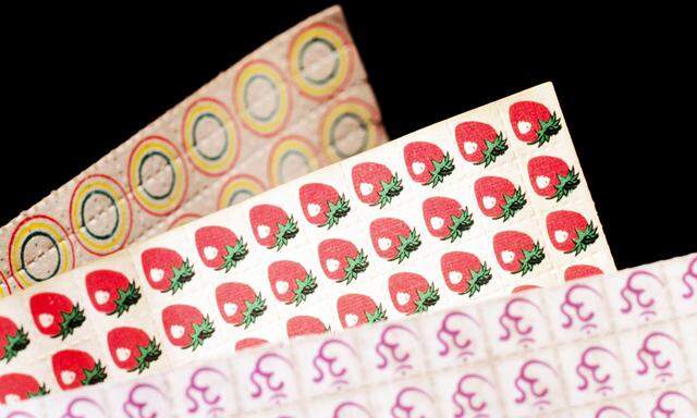 Die Papierstückchen sind imprägniert mit LSD. Die Droge gehört zu den stärksten Halluzinogenen.