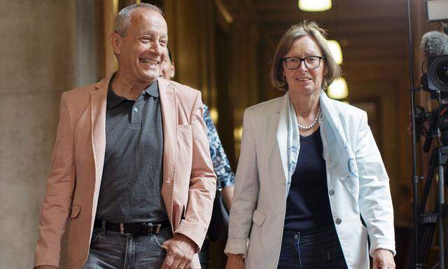 Peter Pilz und Gabriela Moser am Weg in den Eurofighter-U-Ausschuss