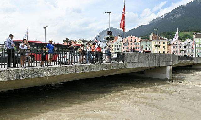 OCTIROL: INN-HOCHWASSER: LAGE IN TIROL WEITERHIN ANGESPANNT