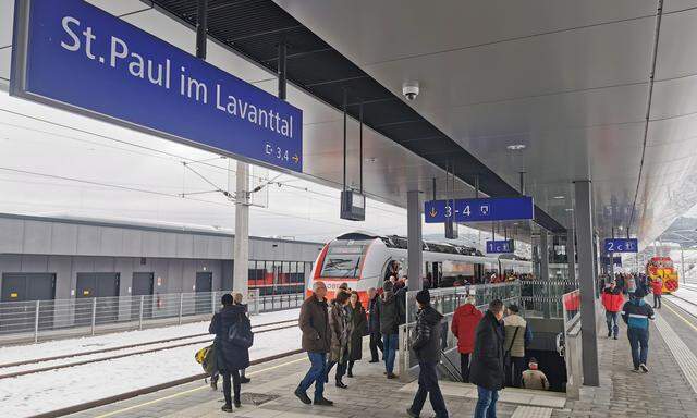 Am neuen Bahnhof in St. Paul im Lavanttal wurde die Strecke am Donnerstag eröffnet.