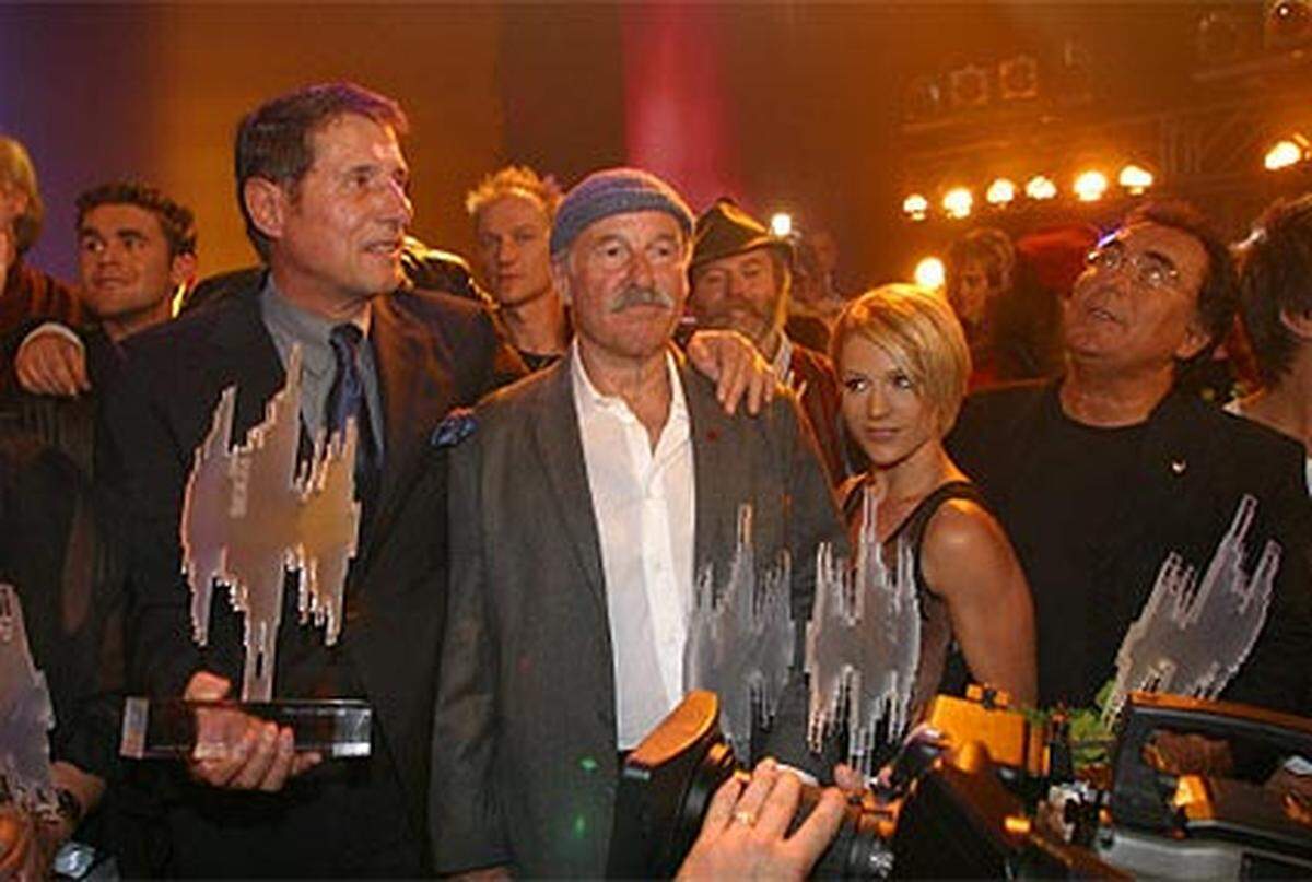 Zawinul beim "Amadeus" gemeinsam mit anderen Preisträgern wie Udo Jürgens (links).