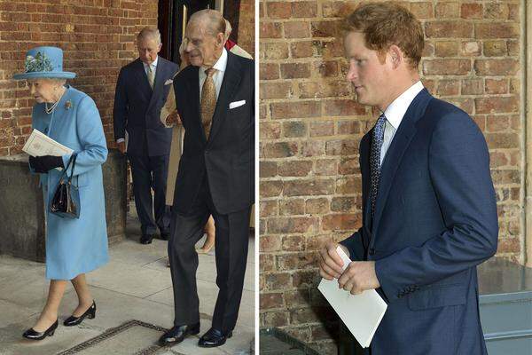 Zu der Zeremonie waren nur rund 20 Gäste eingeladen, darunter die sieben Paten von George und deren Partner. Mit dabei waren außerdem Uroma Queen Elizabeth II. und Prinzgemahl Philip, Opa Prinz Charles, seine Frau Camilla und Williams Bruder Prinz Harry.